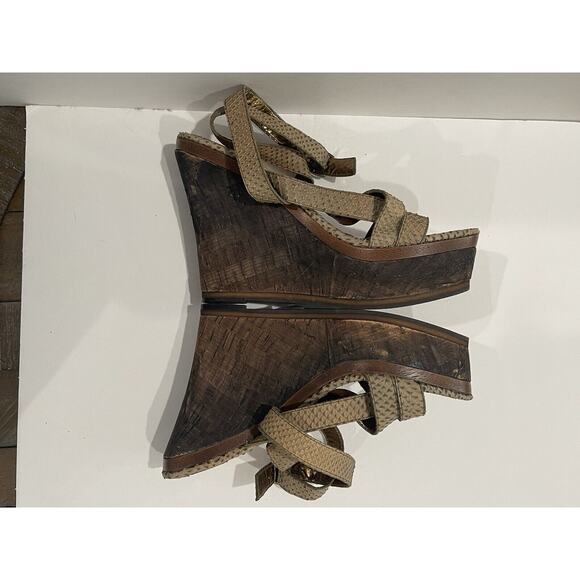 Fergie Womens Gladiator Strappy RUSHER Platform Dark Beige Tones size 10 - Picture 8 of 10